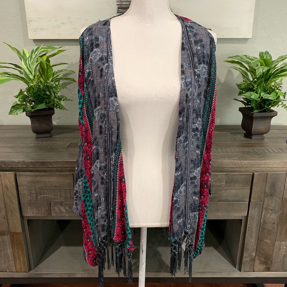 Forever 21 Boho cold shoulder kimono